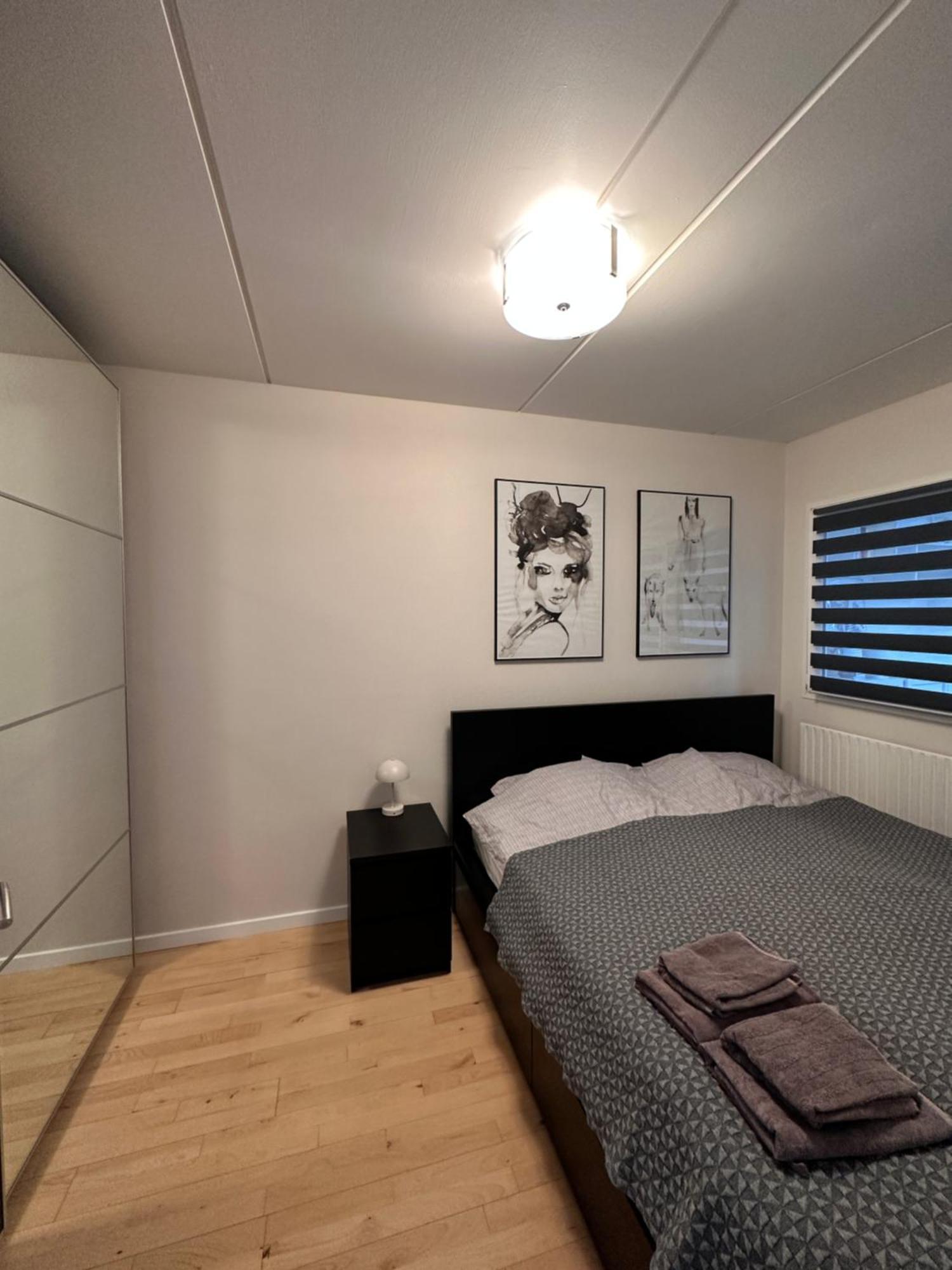 Privat One Bedroom Apartment With Free Parking Odense Esterno foto